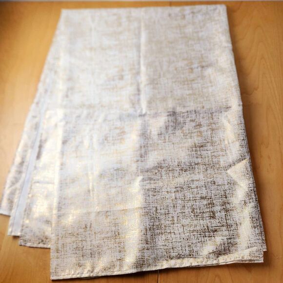 Holiday Tablecloth and Beaded Table Runner Set Gold & Cream Festive Cross Hatch - Picture 8 of 12